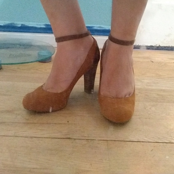 **👠Perfect Fall Heels👠** - Picture 3 of 8